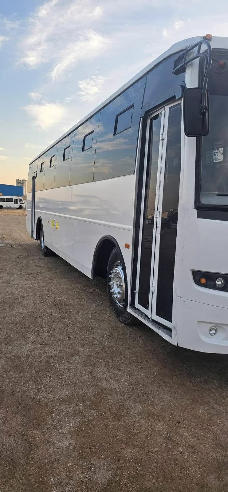 Ashok Leyland Falcon Bus — 67 Seat Heavy Commercial Coach — view 3