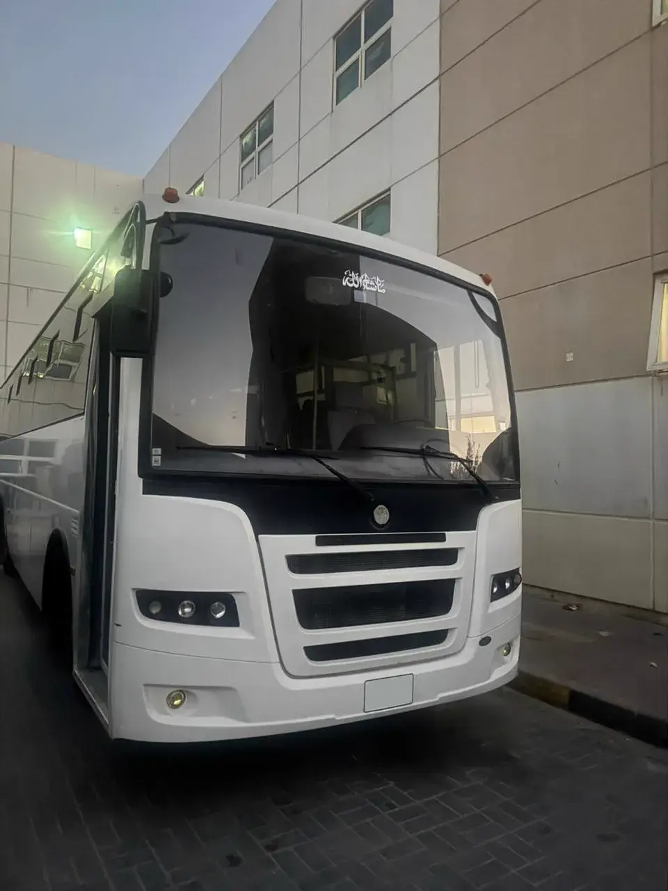 Ashok Leyland Falcon Bus — 67 Seat Heavy Commercial Coach — view 4