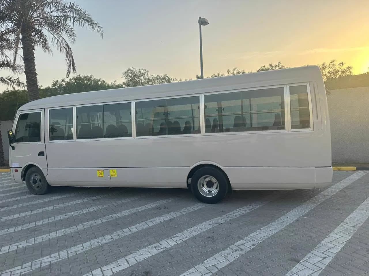 Mitsubishi Rosa Coaster — 34 Seat Executive Minibus — view 2