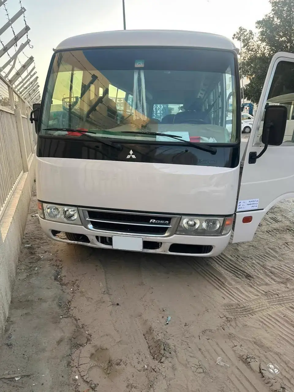 Mitsubishi Rosa Coaster — 34 Seat Executive Minibus — view 3