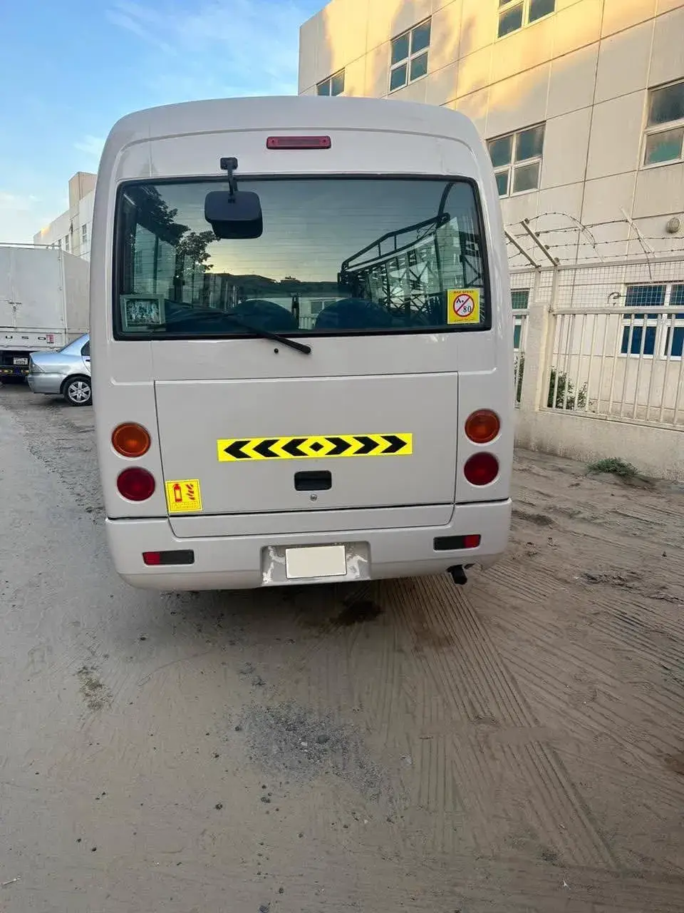 Mitsubishi Rosa Coaster — 34 Seat Executive Minibus — view 4