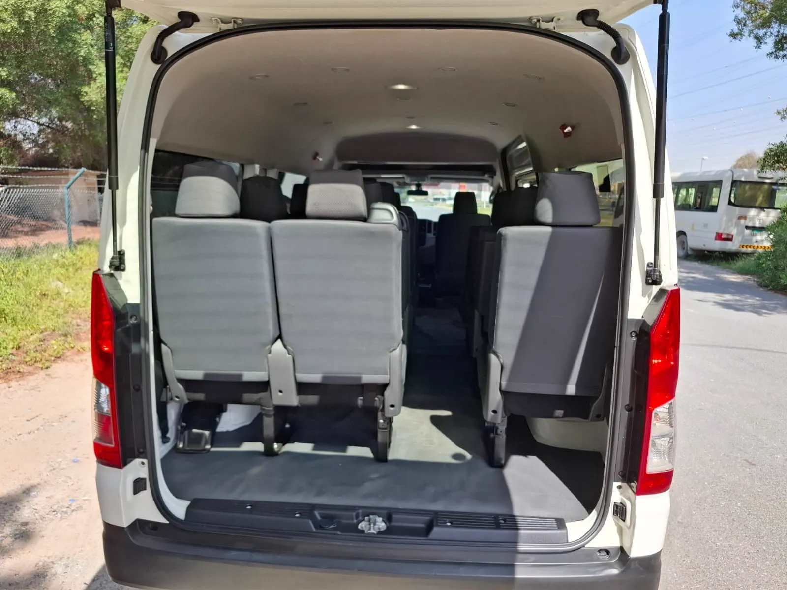 Toyota Hiace Commuter — 12 to 14 Seat Standard Van — view 6